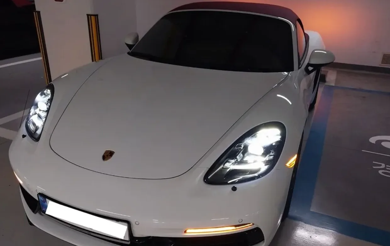 2024 Porsche 718 Boxster — 1/8
