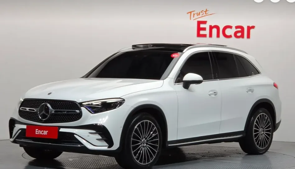 2023 Mercedes-Benz GLC 300 — 1/4